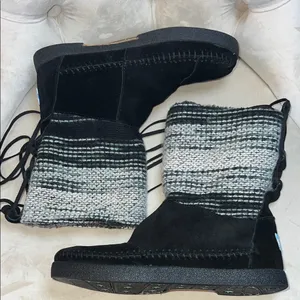Toms Black Suede Boots with Blue Label‎ Size 6.5 thumbnail 6