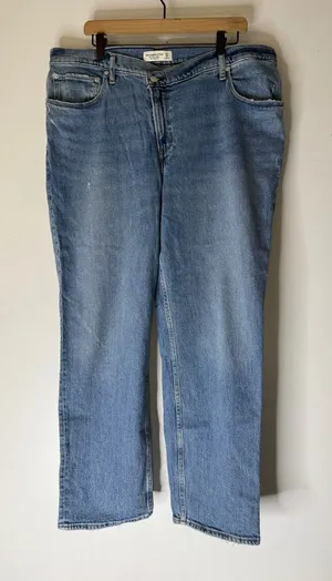 NWT Abercrombie Fitch The‎ 90s Straight Ultra High Rise Jeans Size 34/18S thumbnail 1