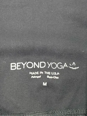 Beyond Yoga Spot On High Waisted Midi Leggings Size Medium Black Metallic Foil thumbnail 5