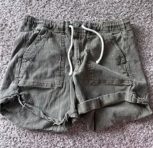American Eagle Stretch Olive Green Drawstring Denim Shorts Women Size 12 Frayed thumbnail 1
