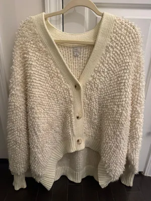 Chunky White Sweater Size L thumbnail 1