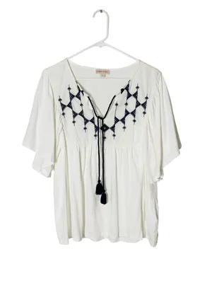 KNOX ROSE Embroidered Flutter Sleeve Top thumbnail 2