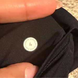 Lululemon Fast And Free Short 8" *Non-Reflective Black- Size 4 thumbnail 5