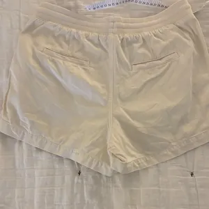 GAP Cream Linen Shorts thumbnail 4