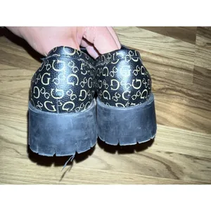 Guess Women's 6.5‎ Hillford Black PU Leather Gold Chain Platform Loafers thumbnail 4