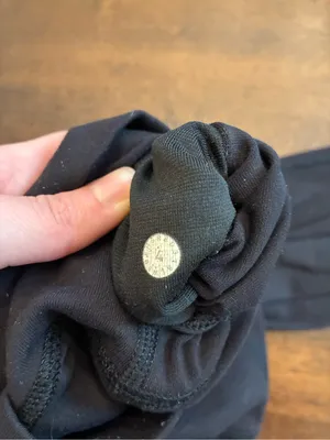 Lululemon Leggings Women’s 4 Wunder Under Hi-Rise Tight Black thumbnail 2