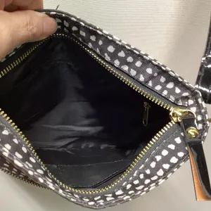 Cross body purse Black and white pattern with Gold Plated Hardware thumbnail 8