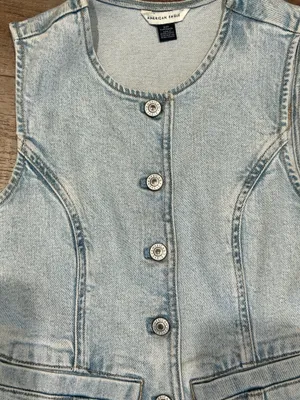 American Eagle Denim Button-Up Too thumbnail 4
