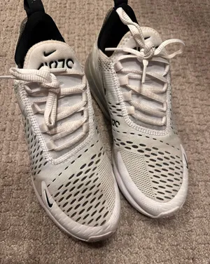 Nike Air Max 270 Shoes thumbnail 3