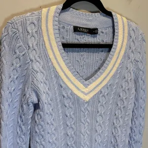 Lauren Ralph Lauren Baby Blue V-Neck Cable Knit Sweater - size Medium thumbnail 2