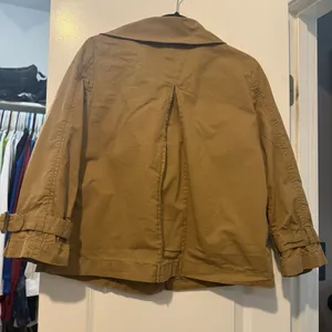 Old Navy Short Cropped Tan Trench Jacket Sz m 100% Cotton thumbnail 2