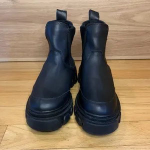 Farm Rio Black Lug Sole Chelsea Boots - Size 6 thumbnail 3