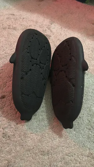 Shark slides Black Size 7.5 thumbnail 3