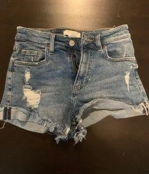 H&M High Waisted Short thumbnail 1