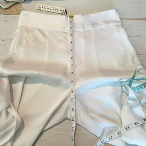 Alice + Olivia Jody Satin High-Waist Slit Front Pant White Size US 2 thumbnail 9