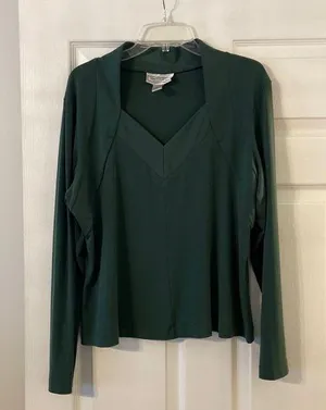 George Simonton Women’s long sleeves shirt size XL color green length 34” thumbnail 1
