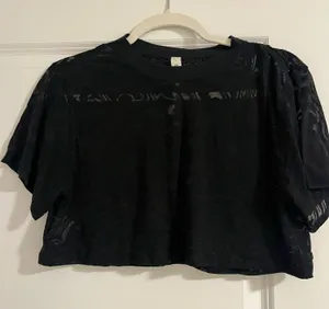 Lululemon Top thumbnail 1
