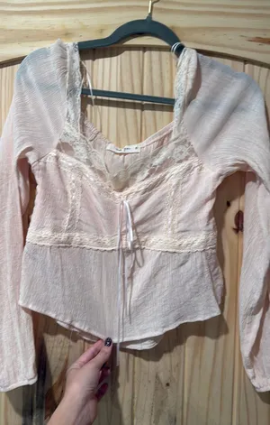 light pink lace top Size M thumbnail 1