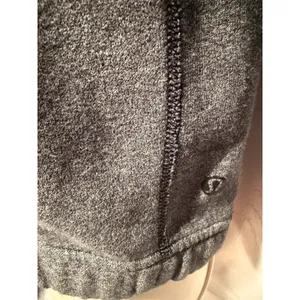 Lululemon Women’s Pullover Hoodie Size 4‎ Gray Modern Minimal Athleisure thumbnail 5