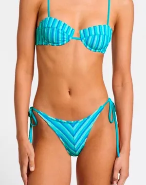 Triangl Bikini thumbnail 1