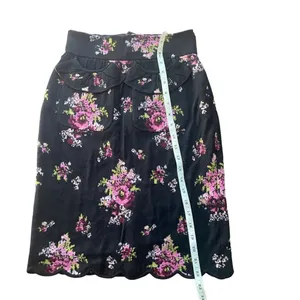 Anthropologie MOTH Agora & Odeon Scalloped Sweater Skirt Black Floral Sz 4‎ thumbnail 6