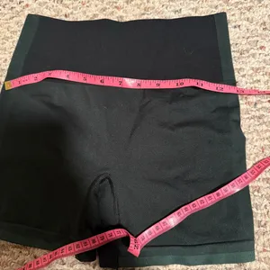Outdoor Voices Seamless Smooth 4.5" Bike Short in Evergreen- Size Small thumbnail 10