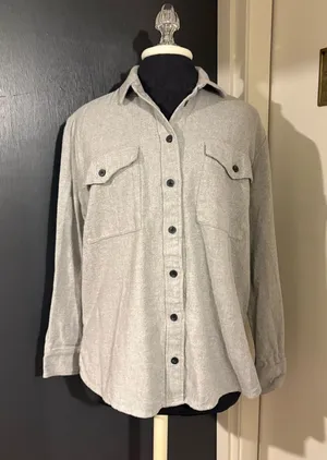 Madewell Long-Sleeve Flannel 100% Cotton Button-Up Shirt in Light Gray thumbnail 1