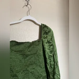 Reformation Chamomile Top Size Small in Moss‎ Green Silk Satin Smocked Blouse thumbnail 7