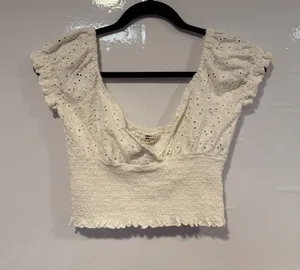 White eyelet cap sleeve Billabong crop‎ top thumbnail 1