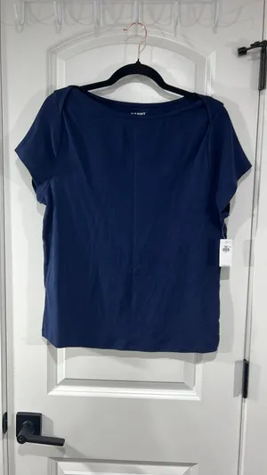 Old Navy T shirt, Brand new thumbnail 3