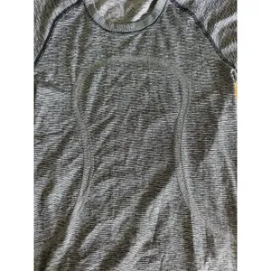 Lululemon Swiftly Tech Short Sleeve Shirt Women's Size 6 Gray Yoga Running‎ Gym thumbnail 4
