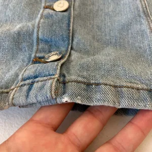 H&M Divided‎ women’s button up light wash denim miniskirt — size 2 thumbnail 7
