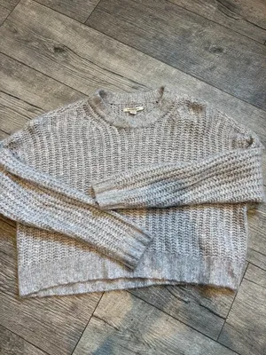 American Eagle Outfitters Womens Medium Grey Crop Knit Sweater Crew Neck thumbnail 2