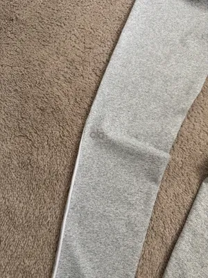 *Grey* Alo Yoga Bra & Leggings thumbnail 6