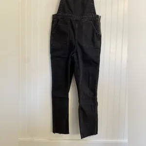 MADEWELL Skinny Overalls in Lunar Wash Black Denim Raw Hem Size L thumbnail 8