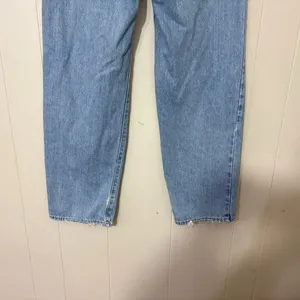 Levi’s ‘94 Baggy Jeans Women’s Size 27 High Rise Light Wash Distressed Straight thumbnail 9