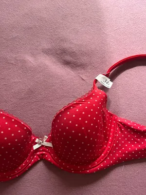 Victoria's Secret Bra thumbnail 3