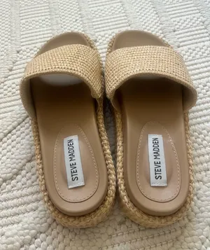 Brand new Platform Steve Madden Sandals thumbnail 2