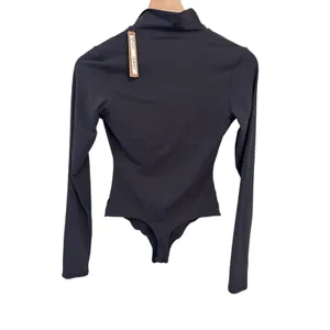 SKIMS FITS EVERYBODY ZIP FRONT LONG SLEEVE THONG BODYSUIT ONYX M ( sold out) thumbnail 6