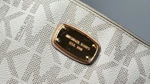 Michael kors wallet thumbnail 1