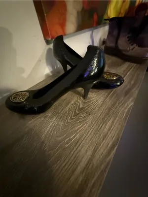 Tory Burch Black Patent Leather heels with Gold Logo Medallion thumbnail 2