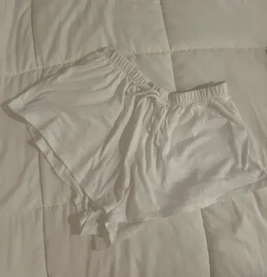 Brandy Melville White Flare Ruffle Flowy Summer Sleep Shorts Pajamas Pjs cozy Casual Comfortable thumbnail 2