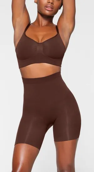 SKIMS SEAMLESS SCULPT MID THIGH‎ SHORT size M cocoa thumbnail 1