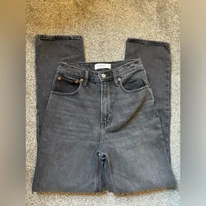 Abercrombie Curve Love Ultra High Rise 90s Straight Jean thumbnail 1