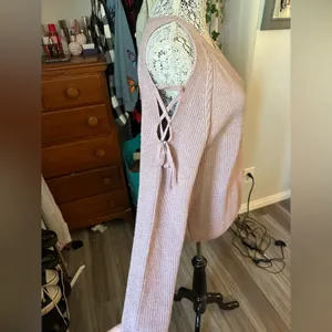 Cold Shoulder sweater thumbnail 4