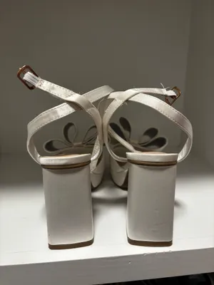 Dream Paris white bow heels thumbnail 5