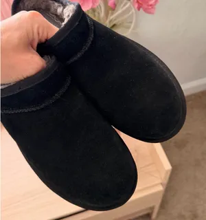 UGG Mini Boots thumbnail 3