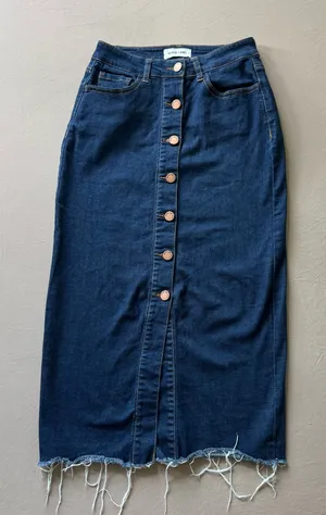 Black Label By C’est Toi button-front denim midi skirt thumbnail 1
