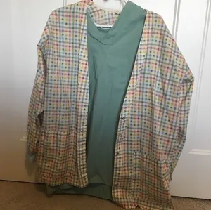 Women’s size large scrub top and jacket thumbnail 1