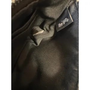 Coach New York Corner Zip Black and White Wristlet EUC thumbnail 6